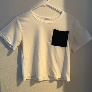 cropped basic tee with pocket